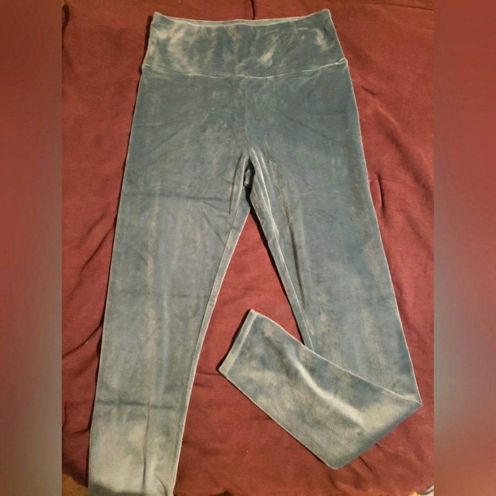 Woman's 32 degrees heat leggings velour green SZ M like new!